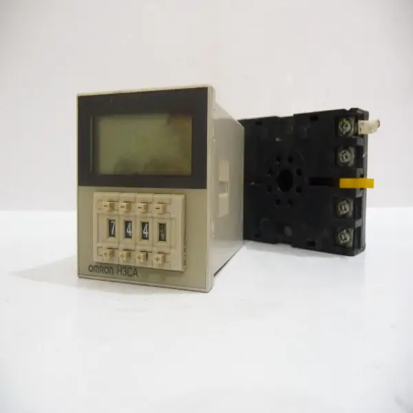 Solid State Digital Timer with Base, H3CA-8, 24 VDC, Omron